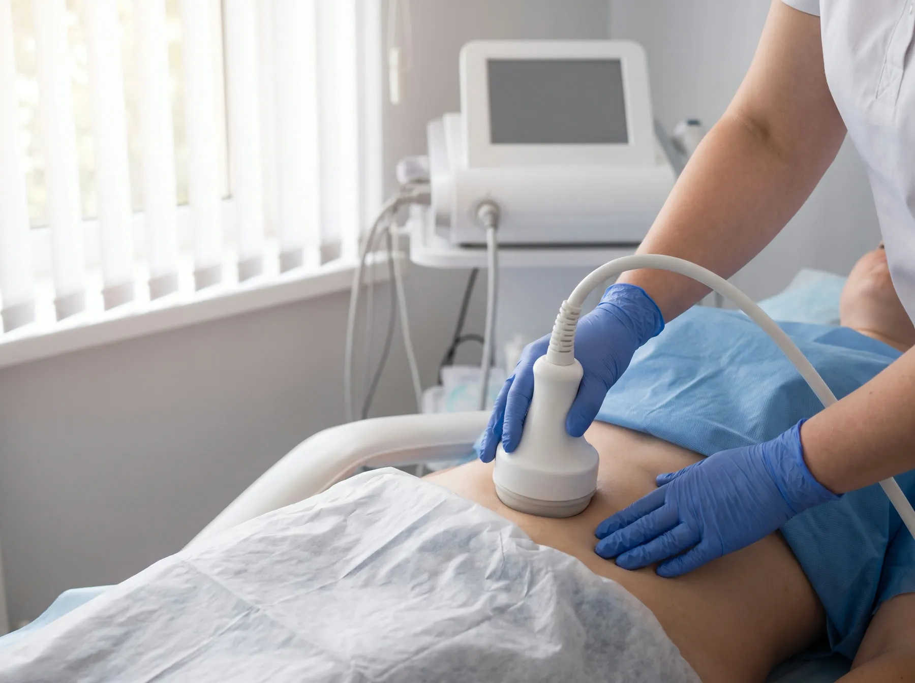 Body-Contouring-Behandlung mit Handstück